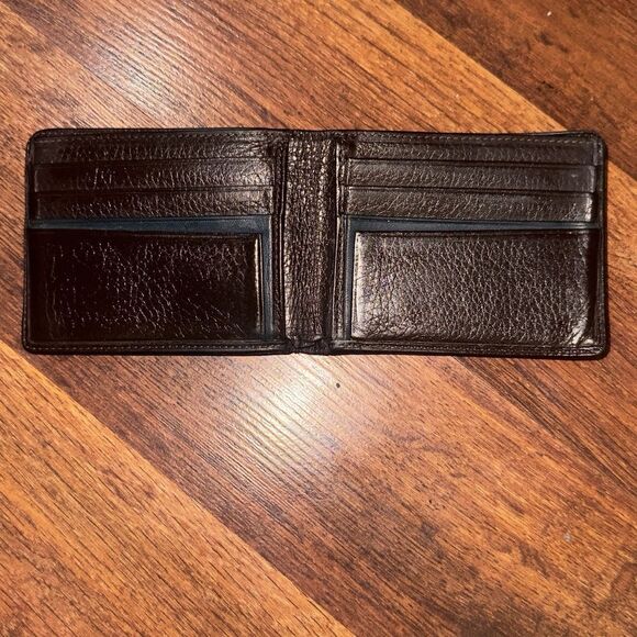 Tumi Men Wallet - Picture 4 of 6